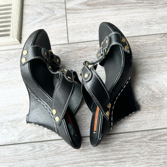 BCBGMAXAZRIA Ma-dara Black Buffalo Wedge Sandals  All Leather - Picture 9 of 16